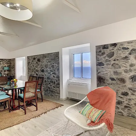 Refugio Do Ilheu Holiday home