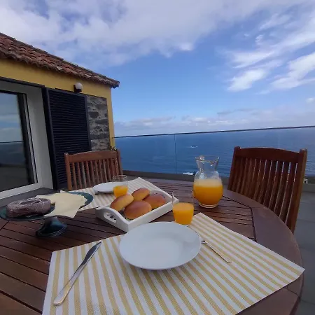 Refugio Do Ilheu * Porto Moniz